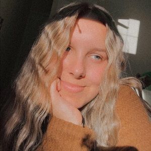 Meet your Posher, Abbey